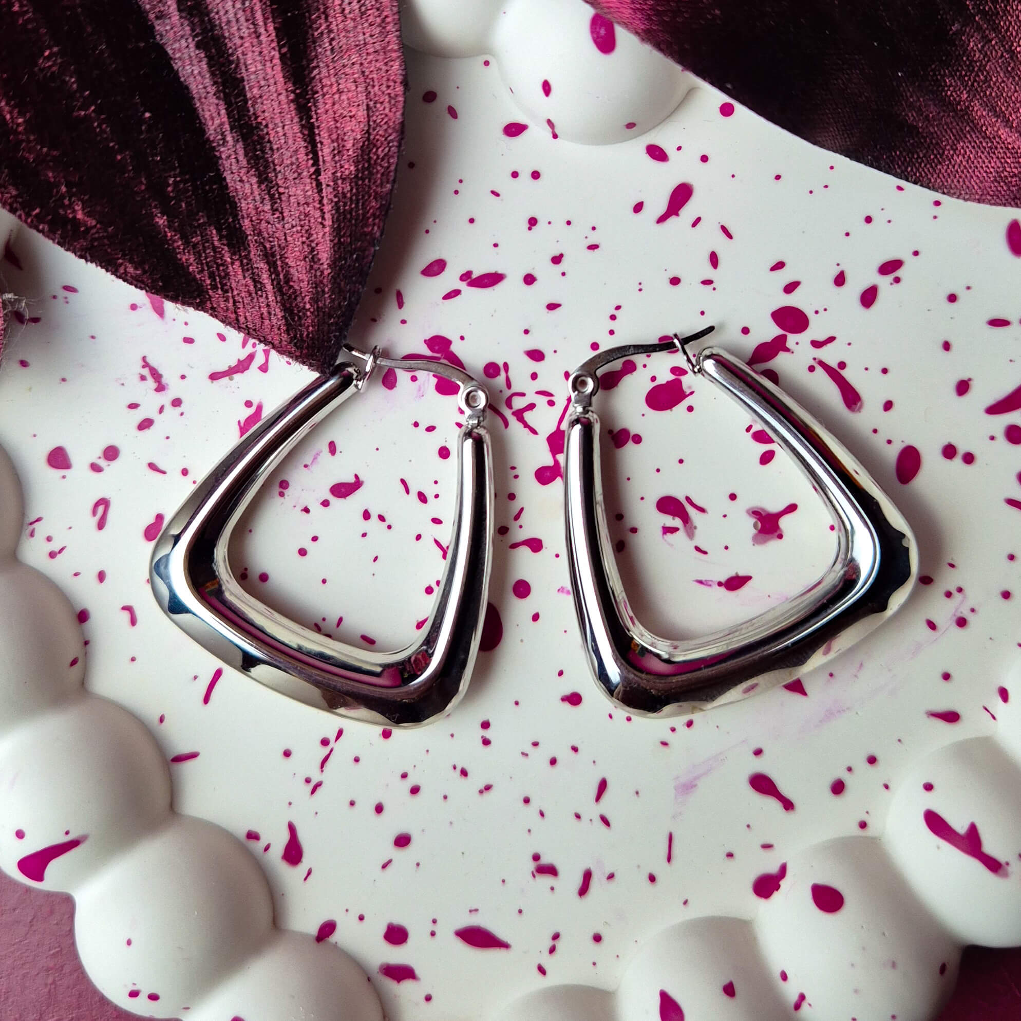 Bold Triangle Oorbellen