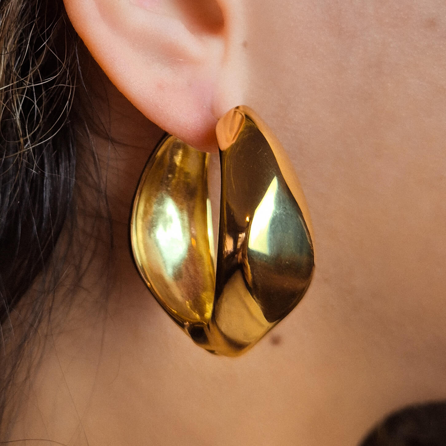 Curvy Confidence Hoops