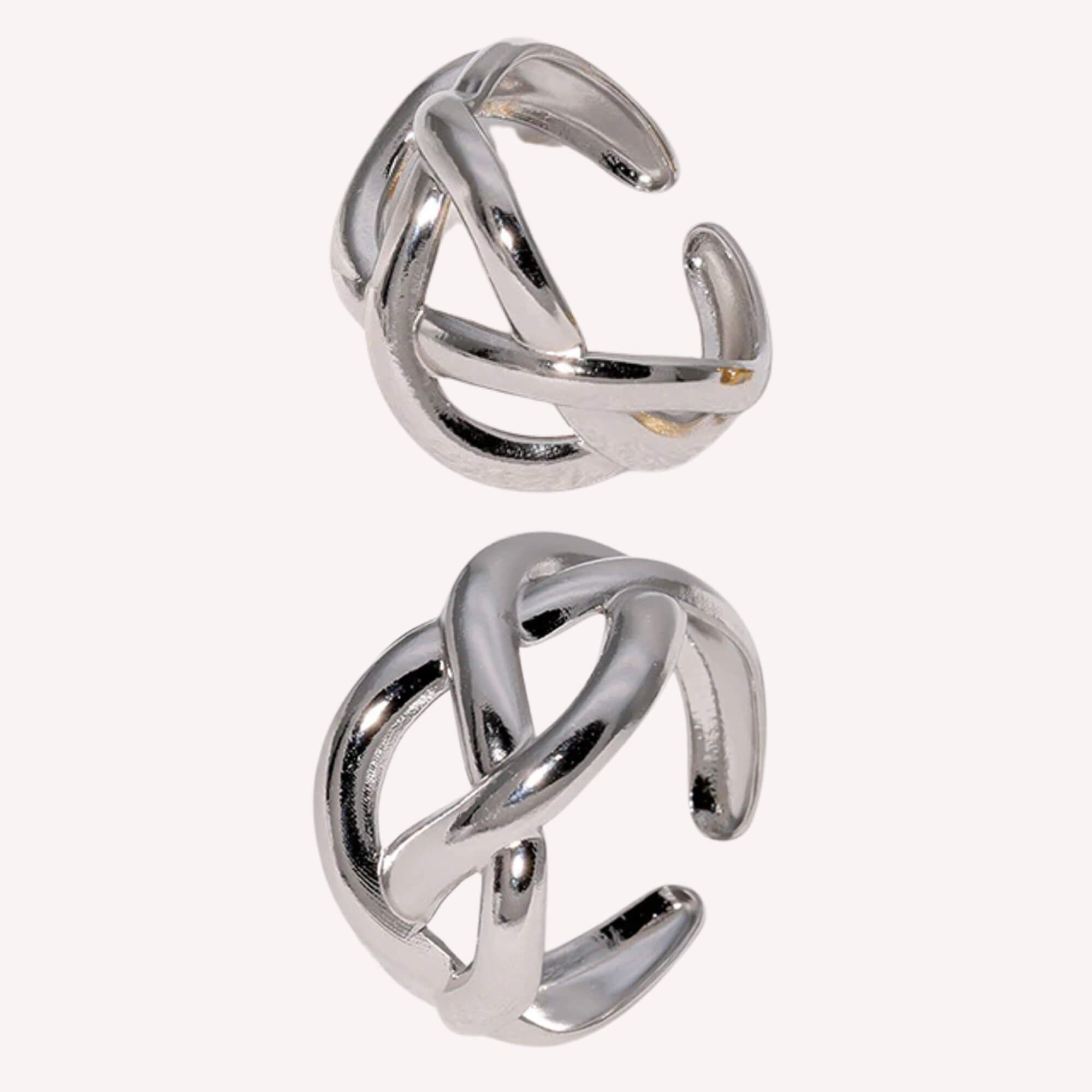 Hypoallergene zilveren ring van roestvrij staal. Tijdloze, verstelbare ring voor vrouwen die stijlvol en krachtig willen stralen.