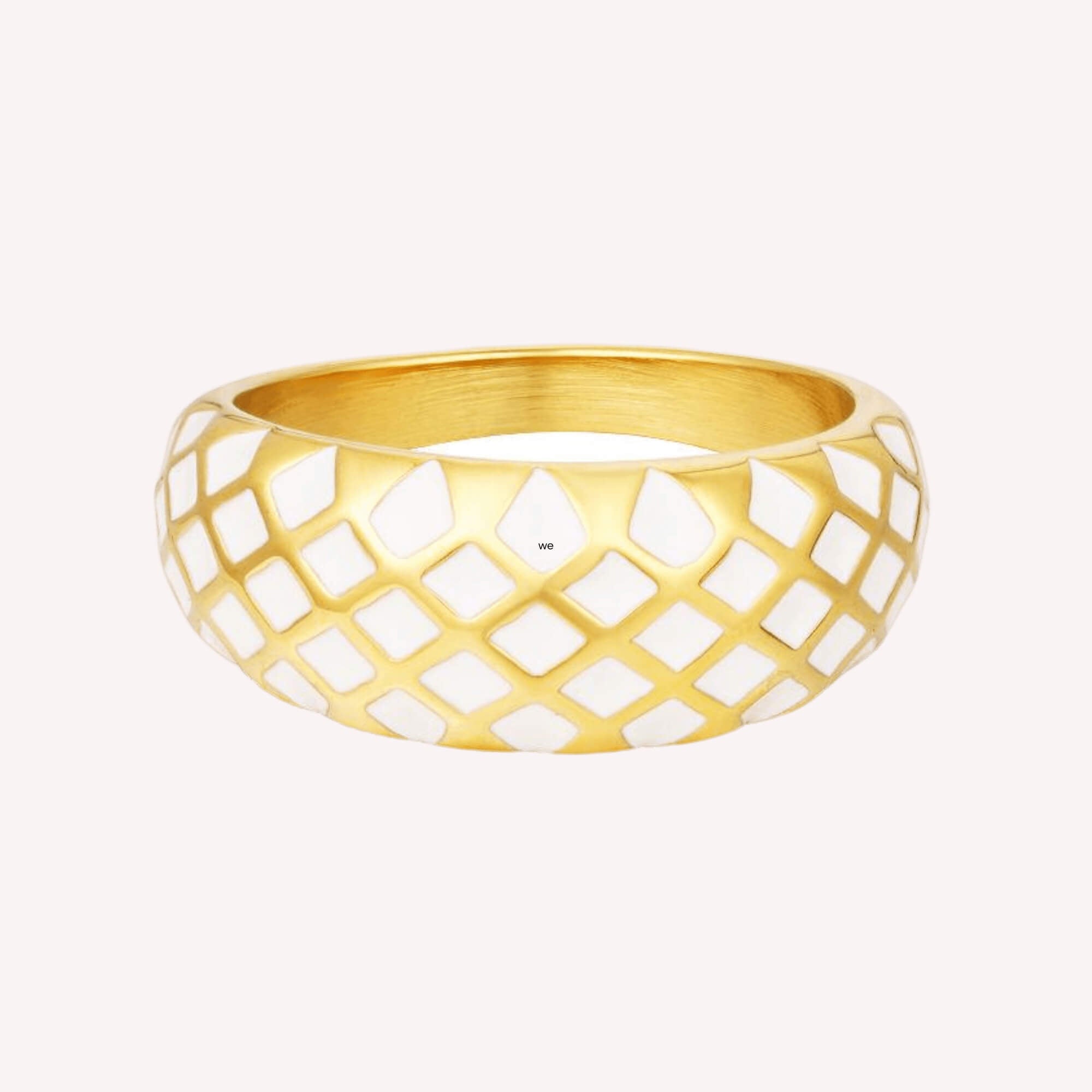 Honingraat ring een witte statement ring