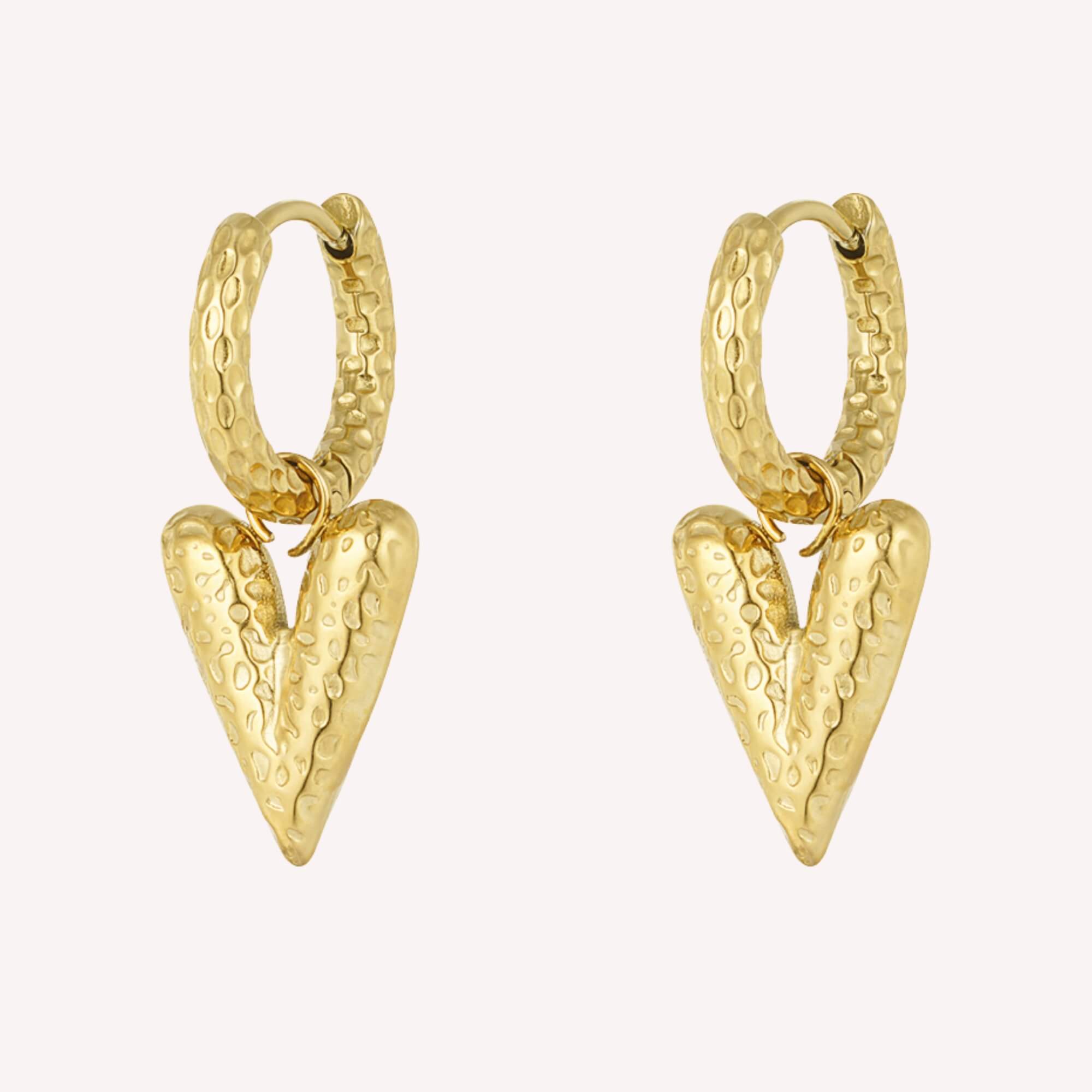 Goudkleurige oorbellen hartjes met bubbly structuur, Hoop You Love Me Bubbly design.