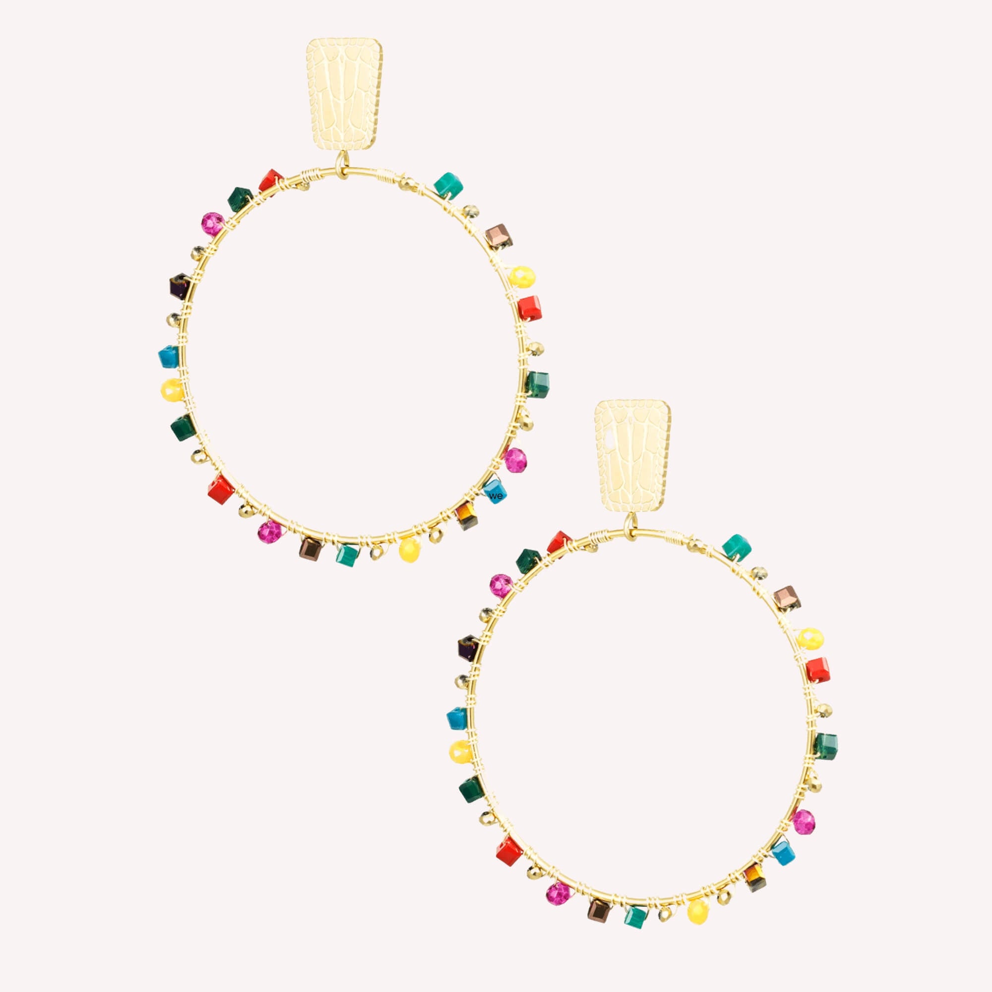 Beaded Grace Hoops in multicolor – opvallende gekleurde kralen oorbellen, een vrolijke touch voor elke dag.