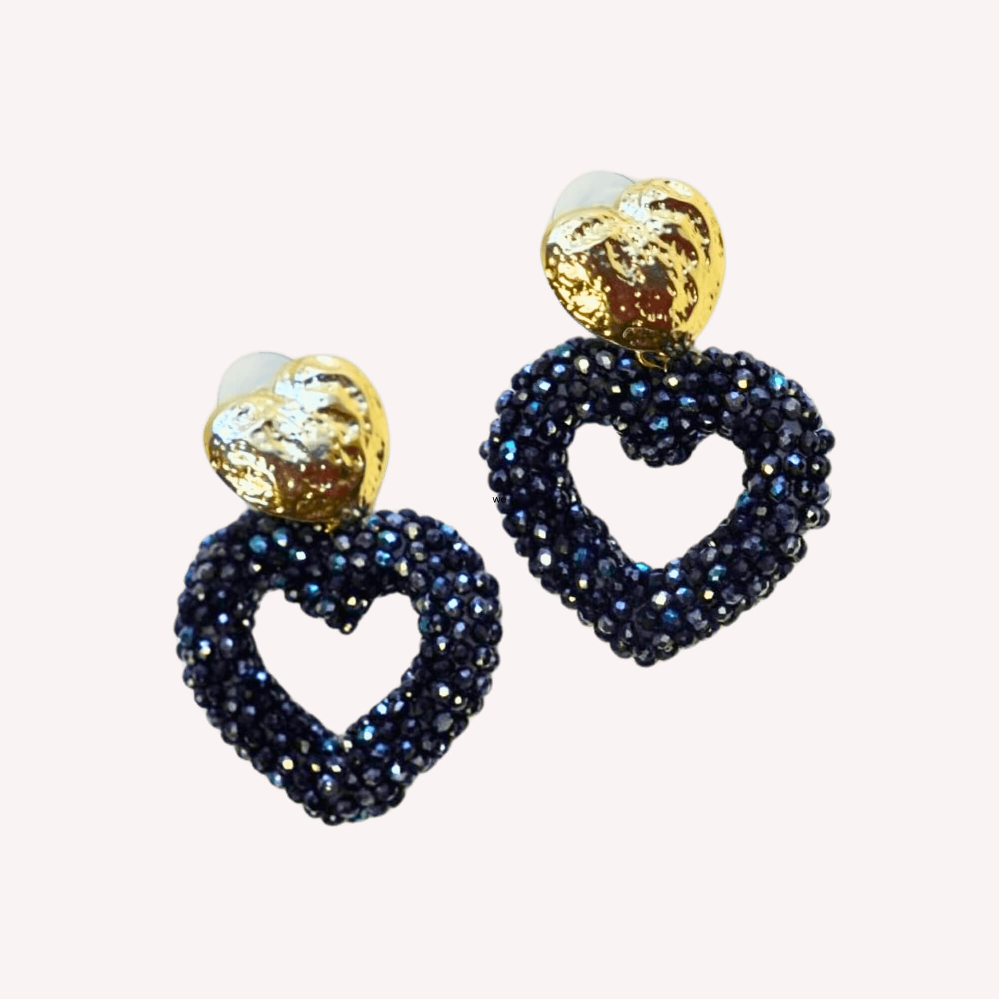 Zwarte Heart of Beads oorbellen – grote kralen oorbellen met hartdesign.