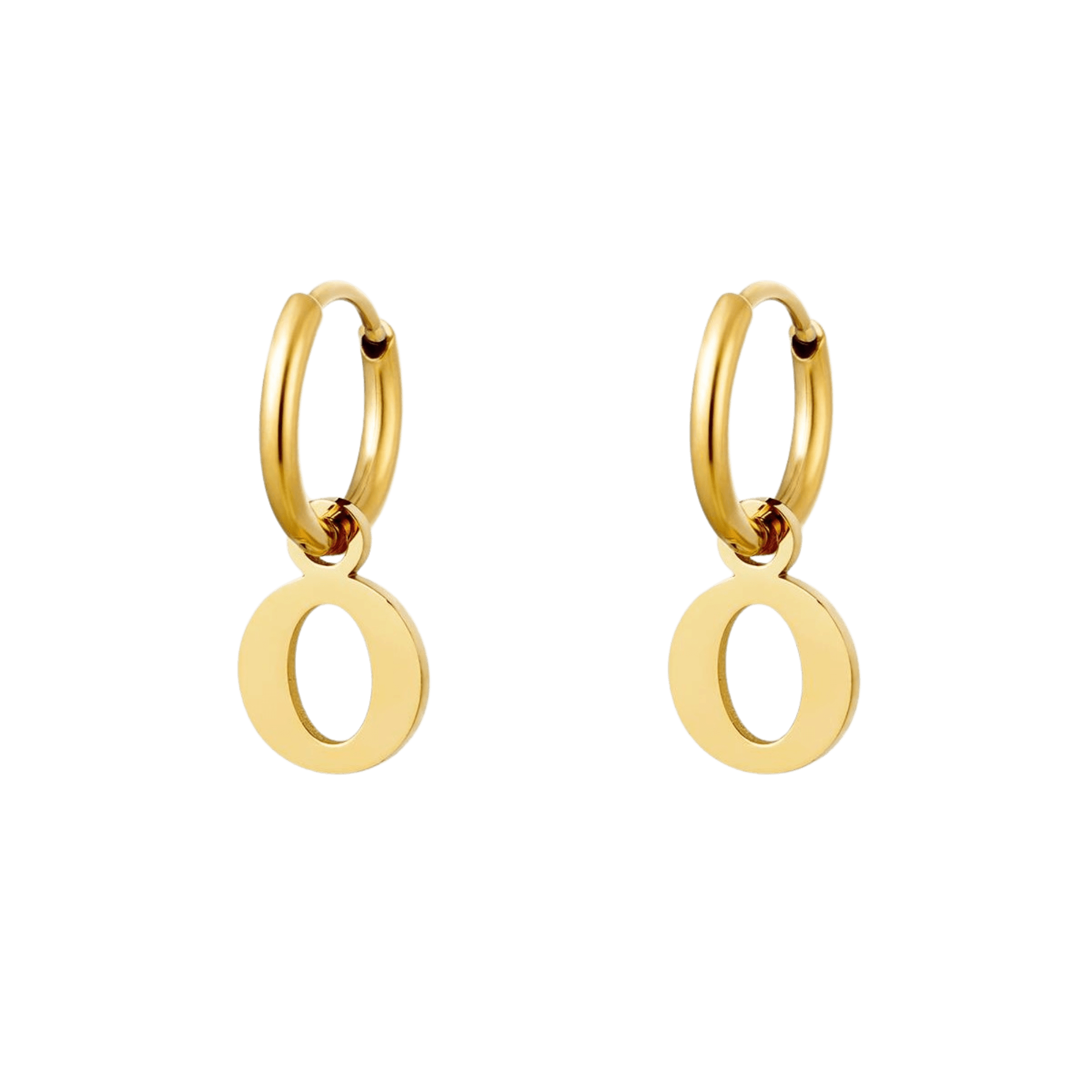 Initial Love Oorbel goud met letter O, symboliseert kracht en zachtheid – gouden letter oorbellen met de letter O.