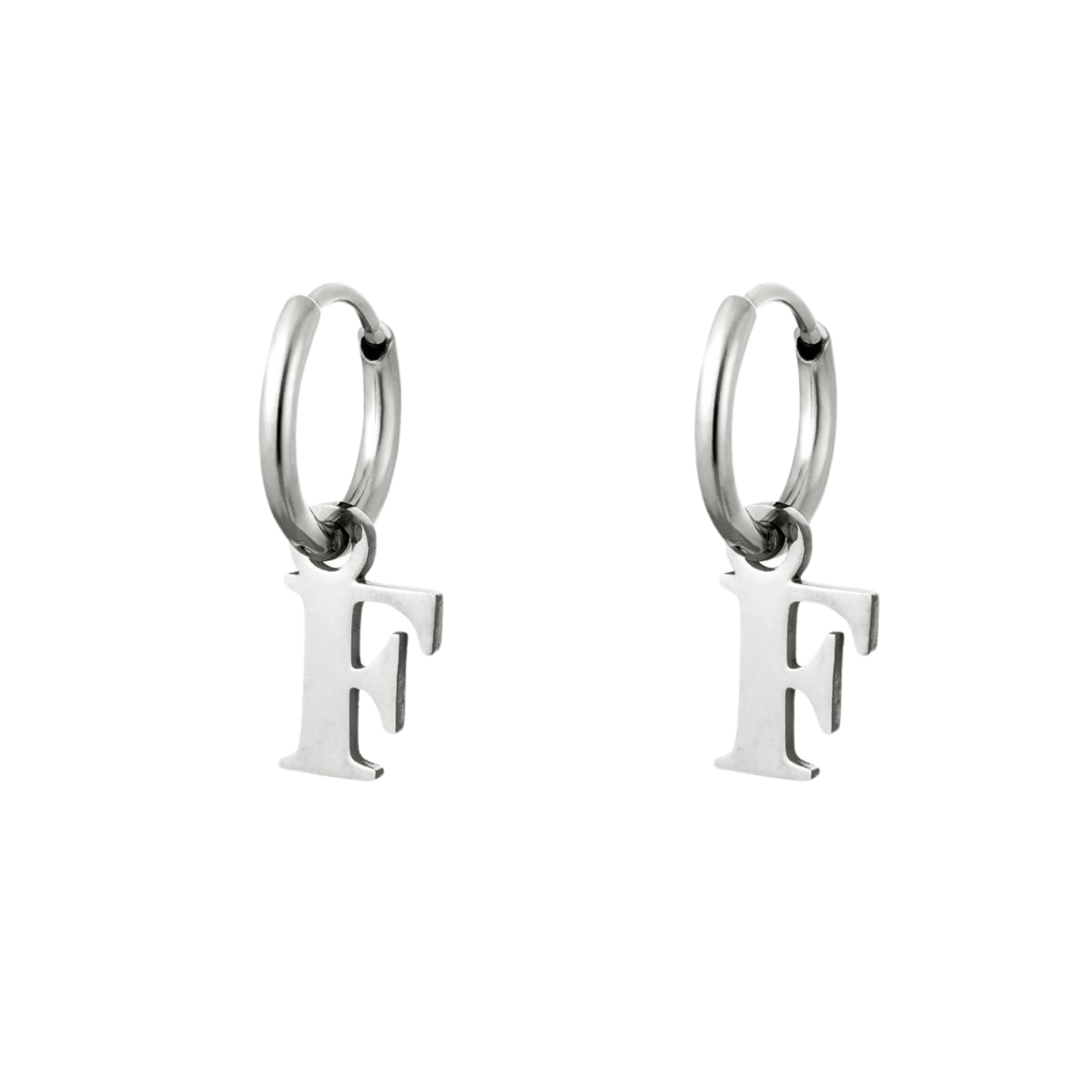 Initial Love Oorbel zilver met letter F, laat jouw initialen schitteren – initiaal oorbellen met het initiaal F.