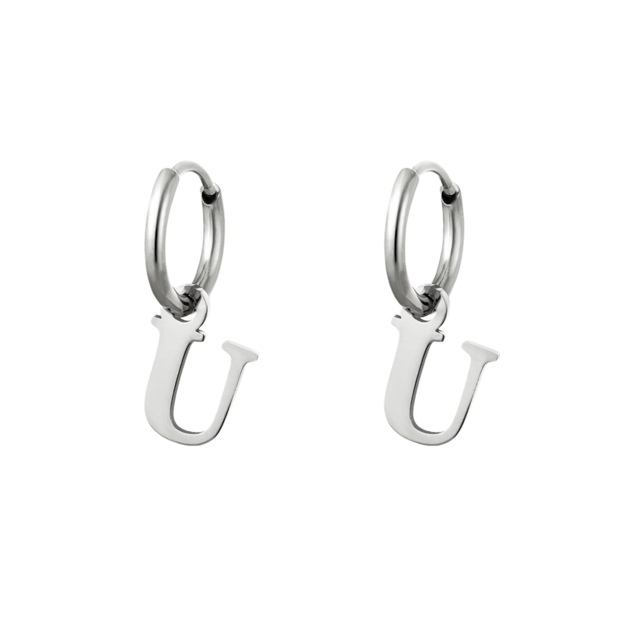 Initial Love Oorbel zilver met letter U, maakt jouw naam tastbaar – U letter oorbellen zilver.