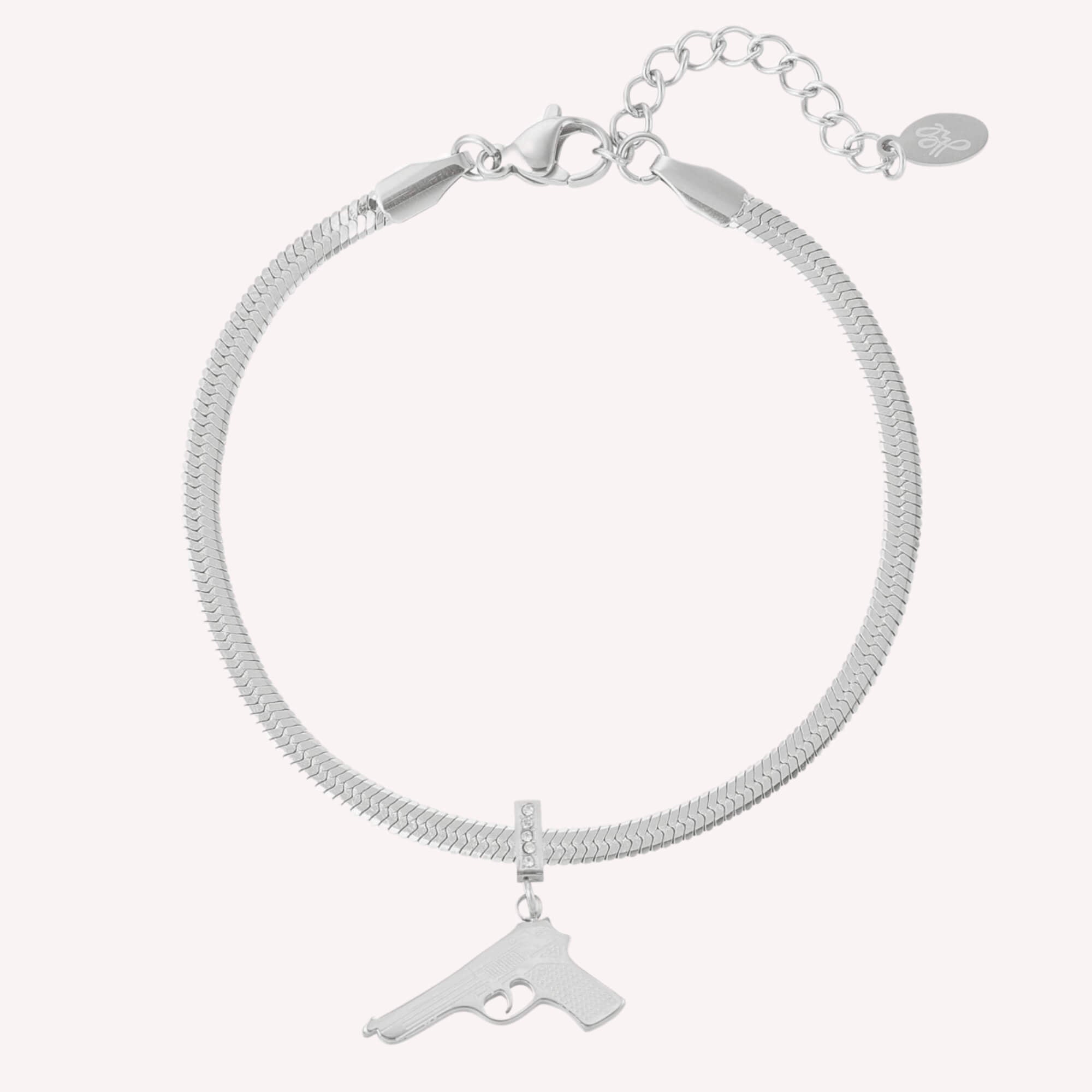 Zilveren pistool armband, vooraanzicht