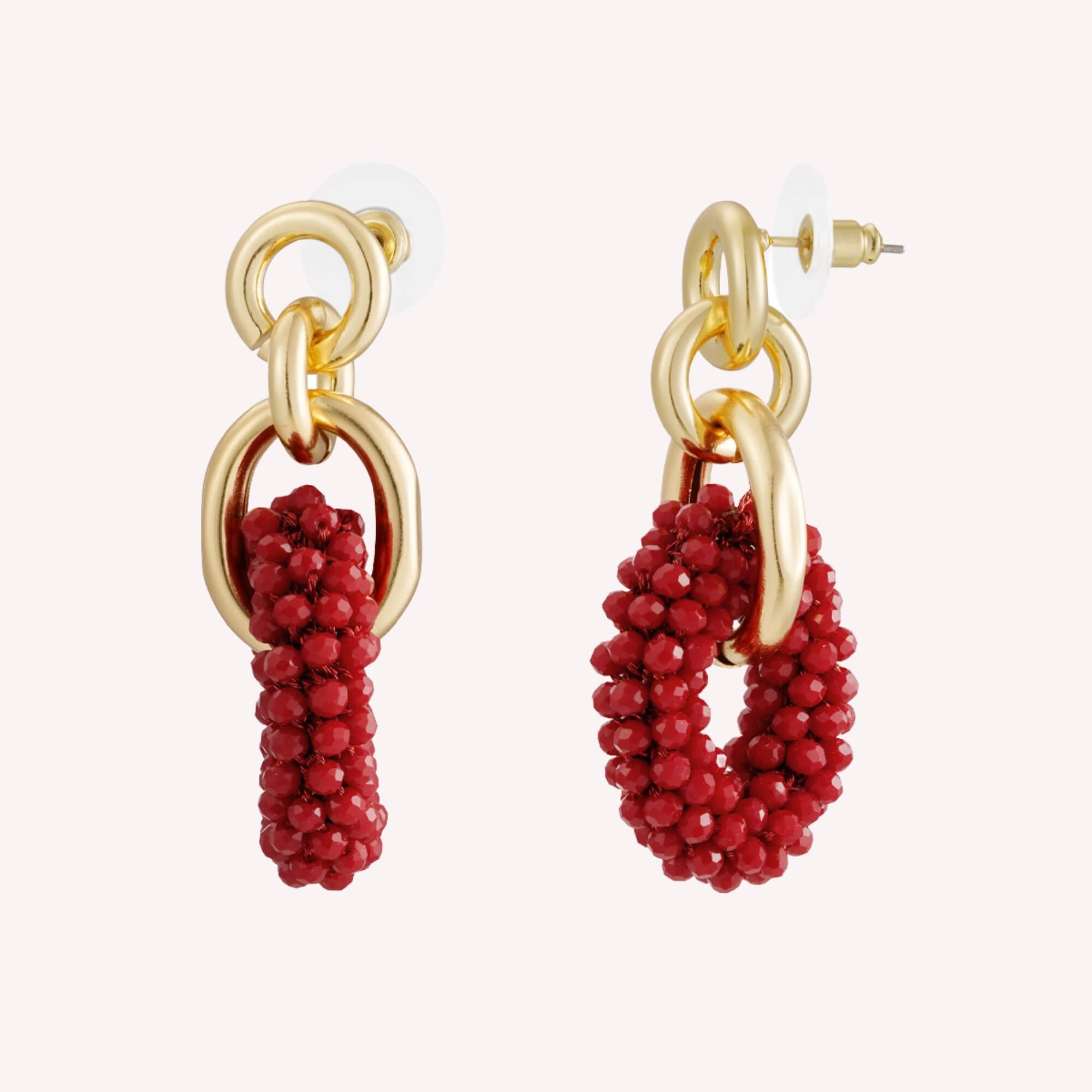 Rode kralen oorbellen met gouden details - Golden Bond Beads.