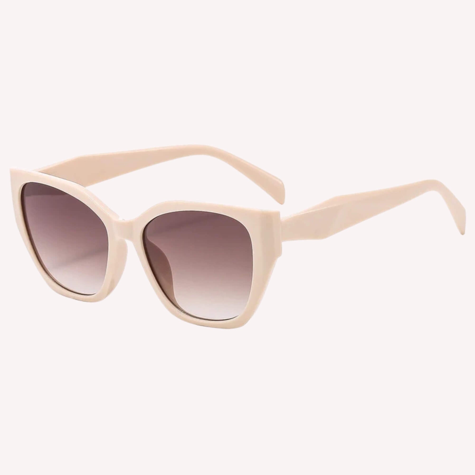 Beige Shady Lady zonnebril – goedkope zonnebril voor dames in neutrale beige kleur, past bij elke stijl.
