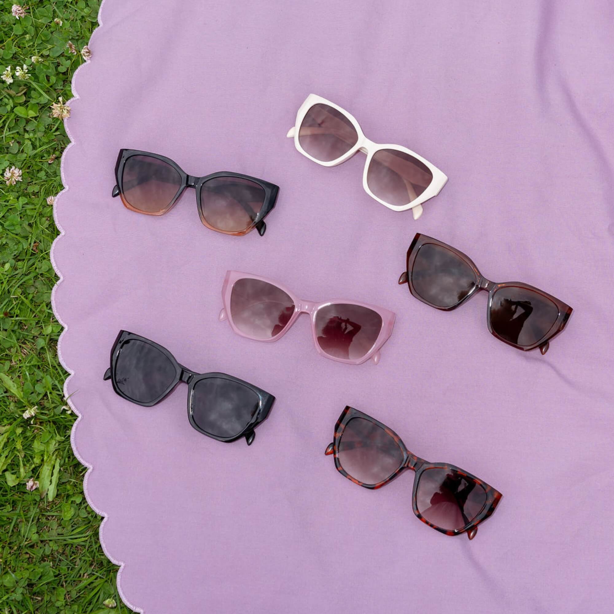 Alle Shady Lady zonnebrillen samen – ontdek alle kleuren van deze grote zonnebril voor dames.