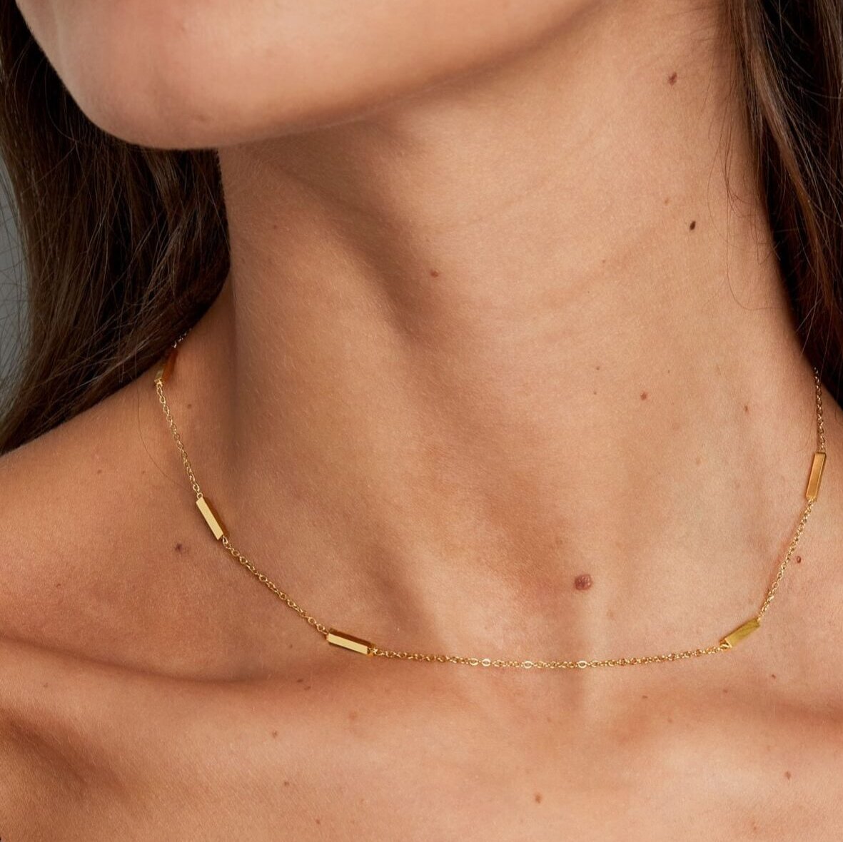 Close up van de ketting Simply You. Een nikkelvrije, roestvrij stalen ketting in de kleur goud.