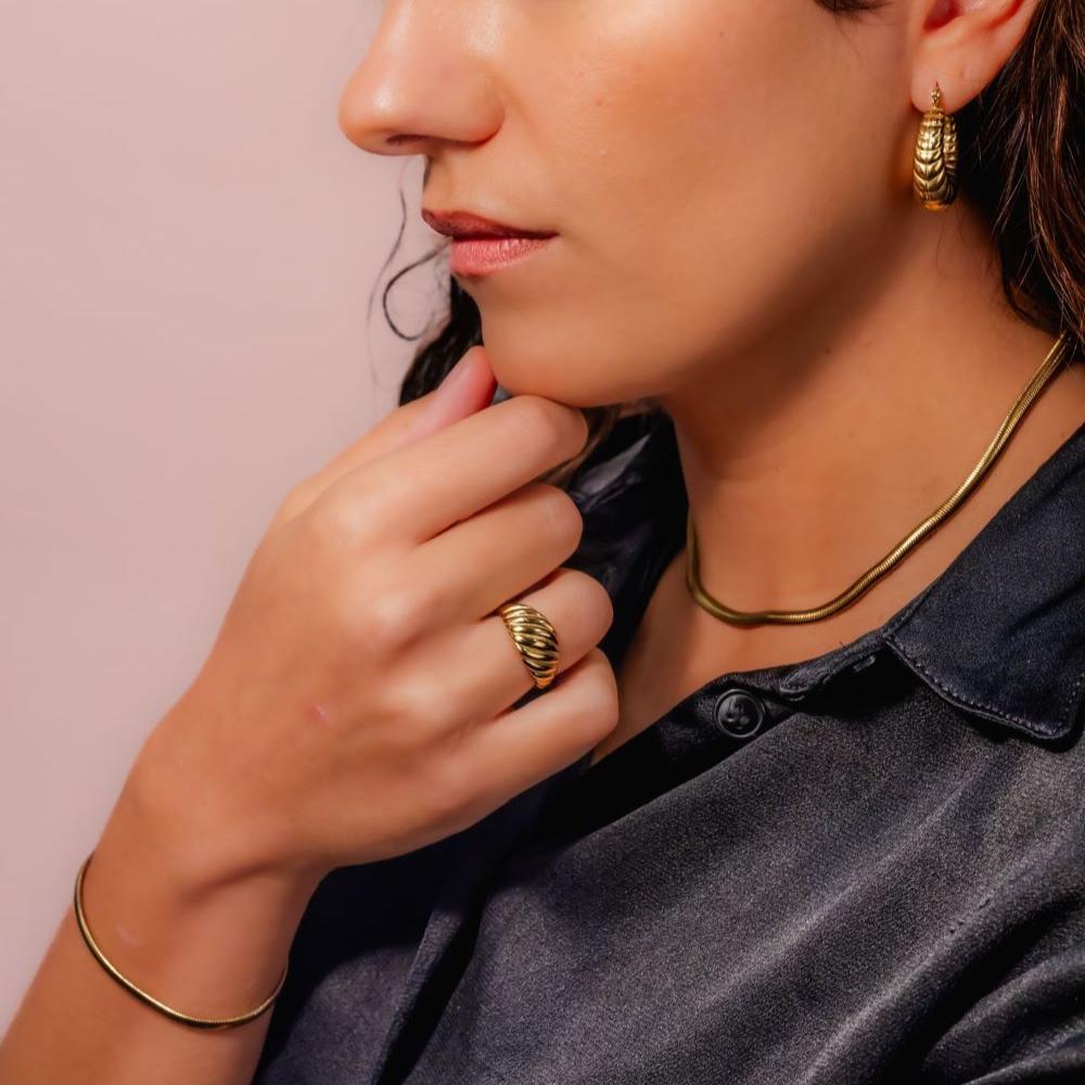 The Sleek Snake Ketting