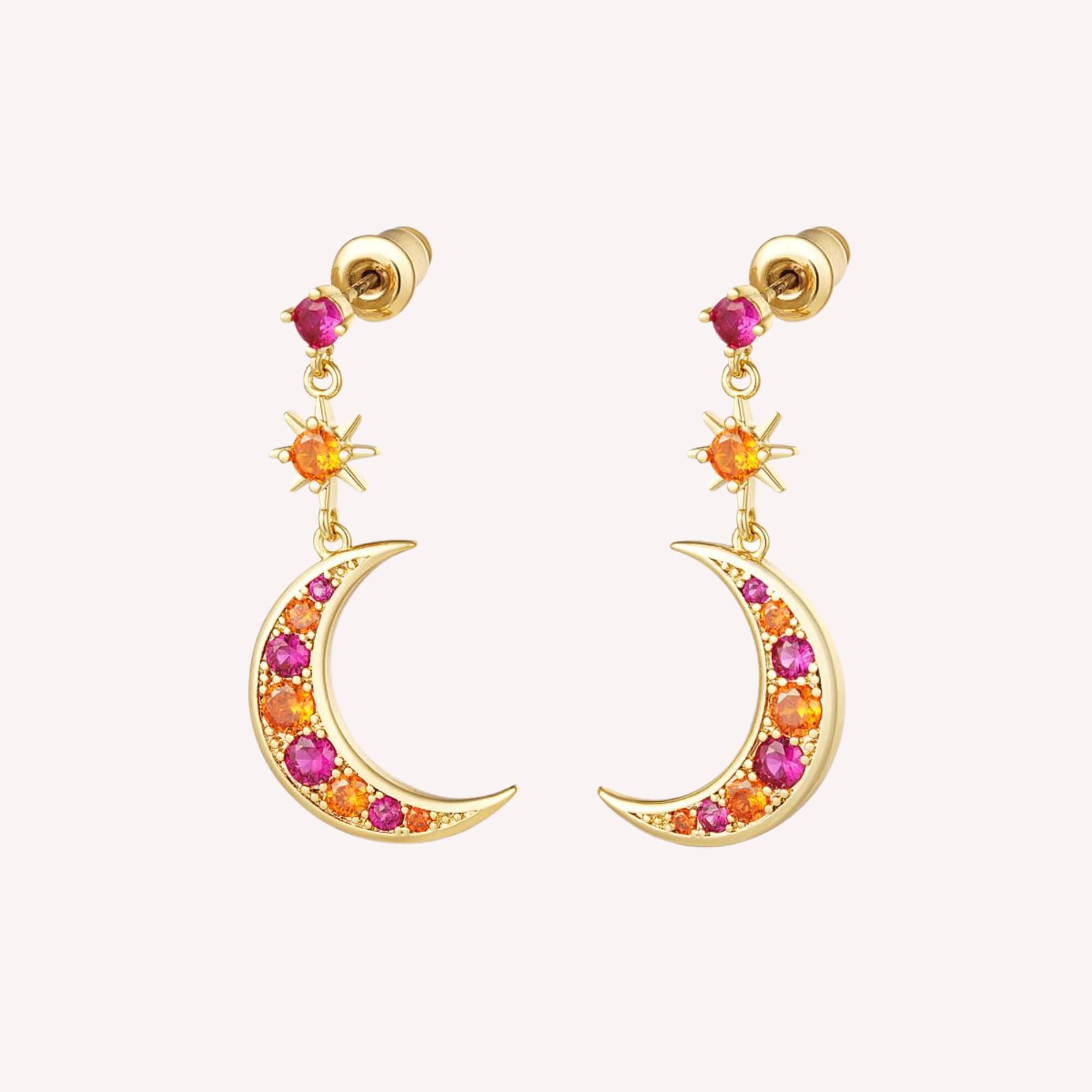 Gouden oorbellen met fuchsia en oranje ster en maan bedels (voor aanzicht)