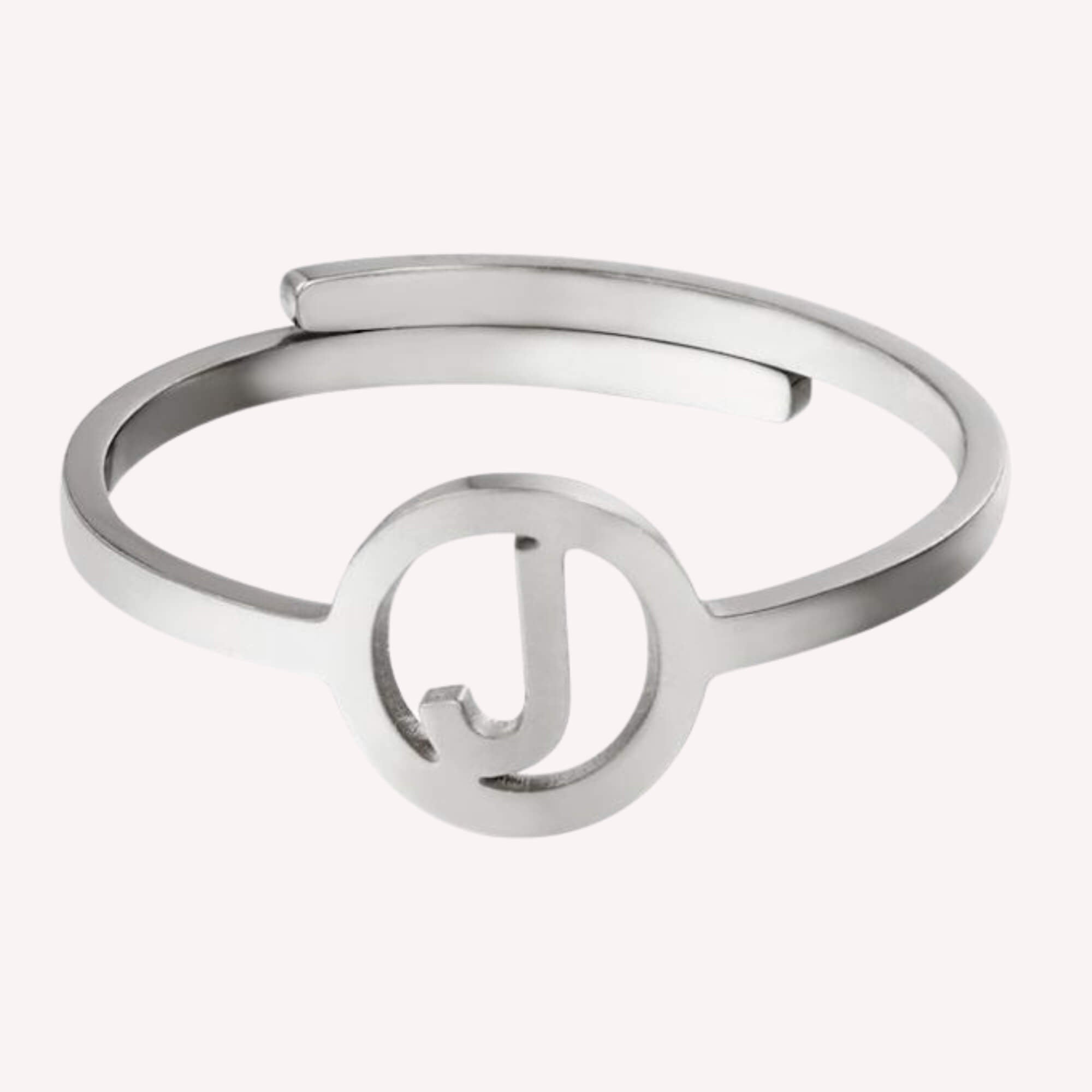 Zilveren letter ring J – Verstelbare dames ring met initiaal J.