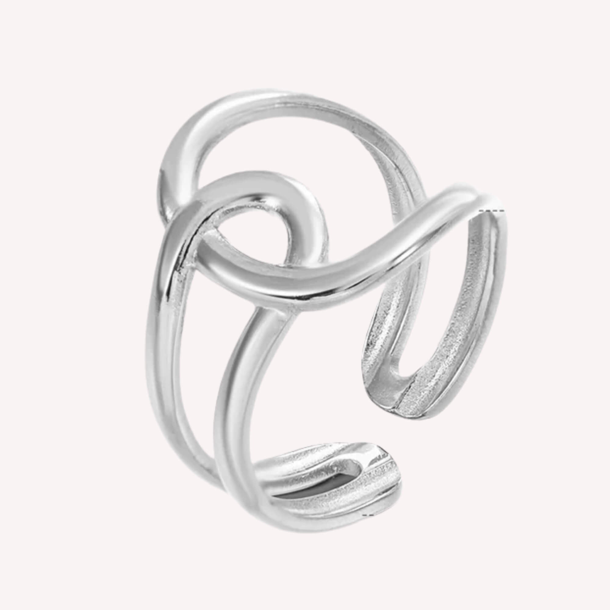 Tied to You Ring in zilver – subtiele en stijlvolle verstelbare ring, gemaakt van hypoallergeen roestvrij staal. Minimalistisch en chic.