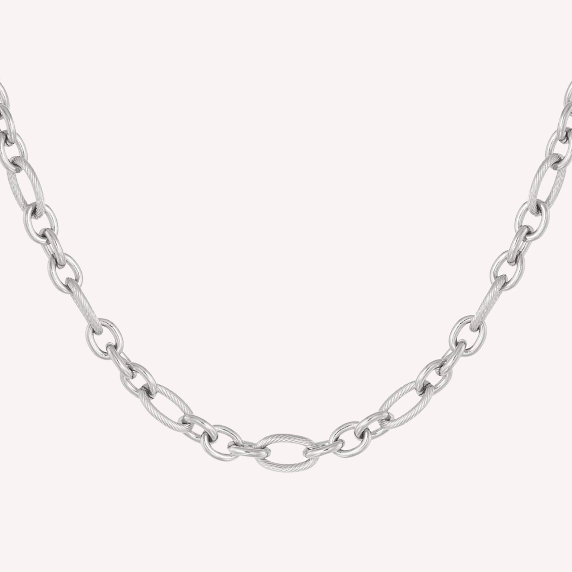 Zilveren Unbreakably You Ketting – dit is een zilveren schakelketting voor dames.