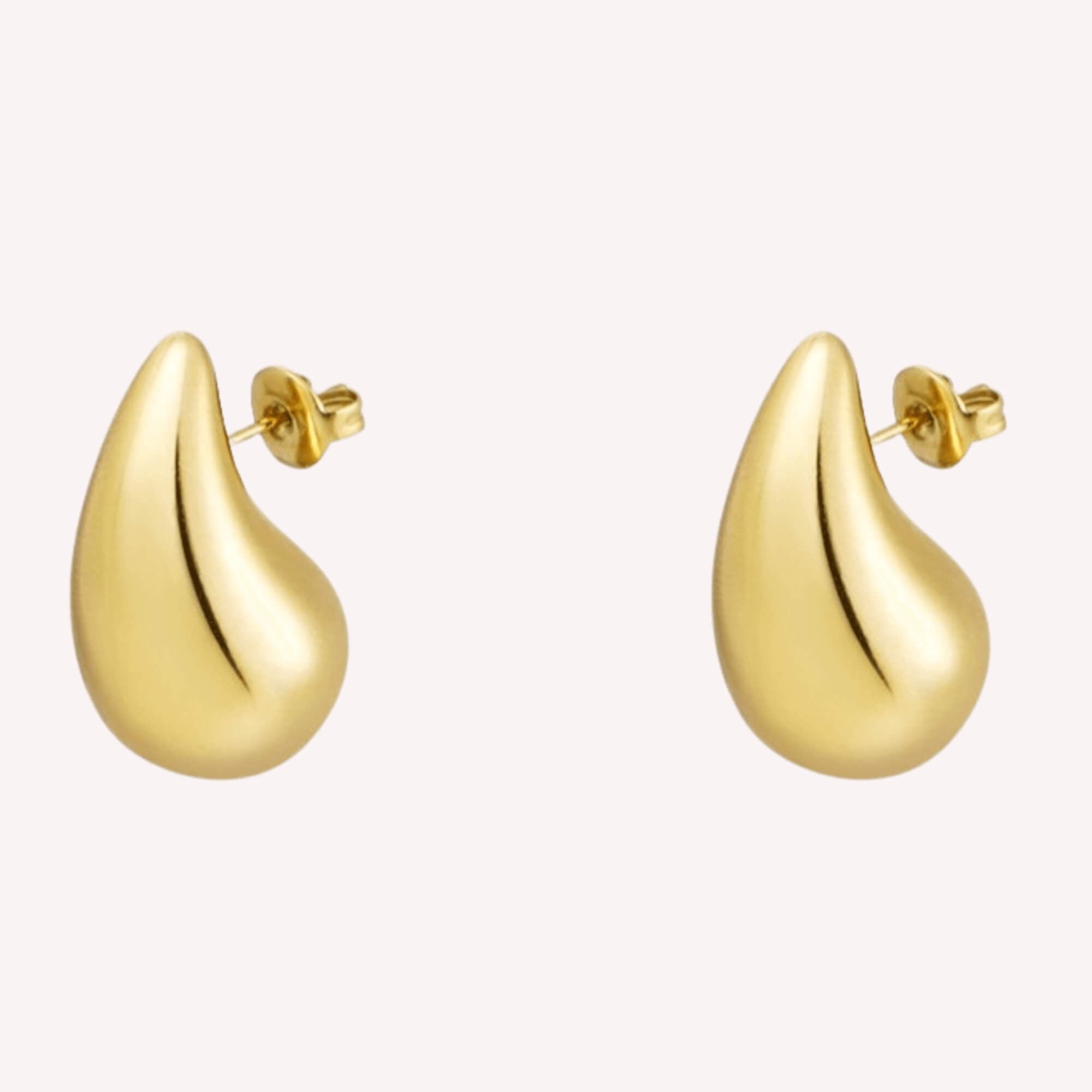 Gouden In the Droplight Oorbellen – Basic: minimalistische druppel oorbellen in het goud.