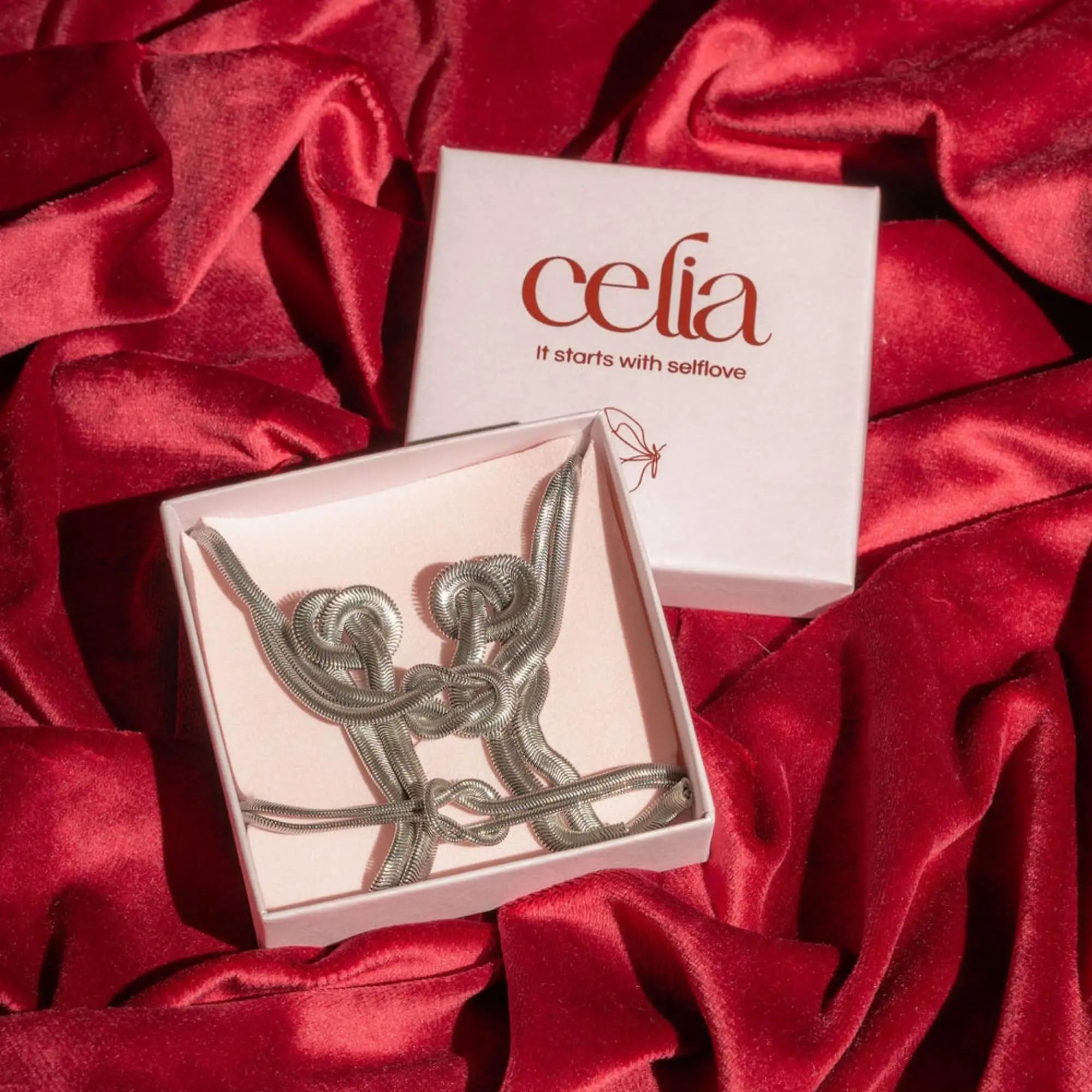 Bound By Beauty Sieradenset in zilver – zilveren sieradenset voor vrouwen met knoopvormige details, hypoallergeen en perfect voor elke gelegenheid.