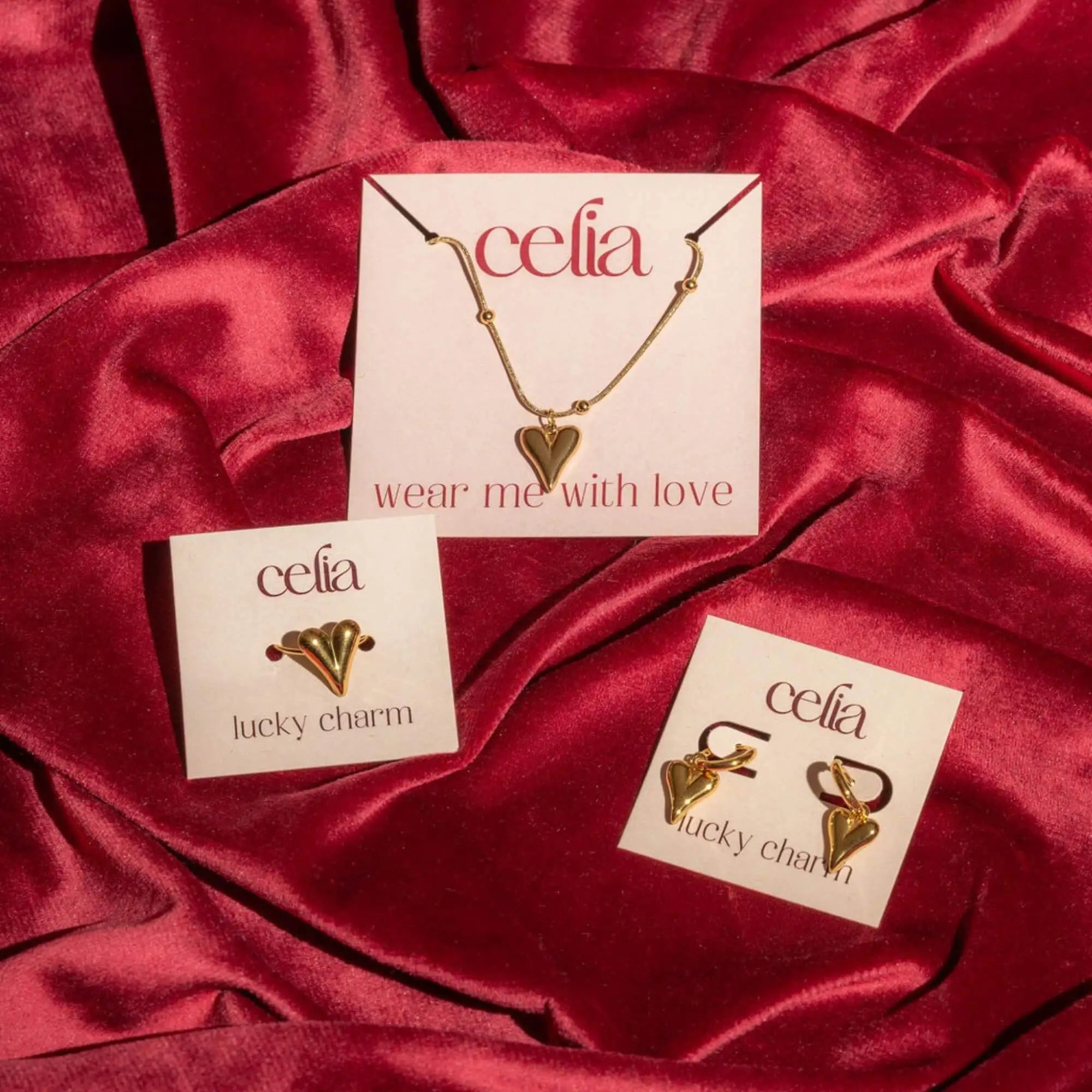 Closer to My Heart Sieradenset goud – Gouden sieradenset met hartjes voor dames. Elegant, liefdevol en hypoallergeen, ideaal als cadeau aan jezelf.