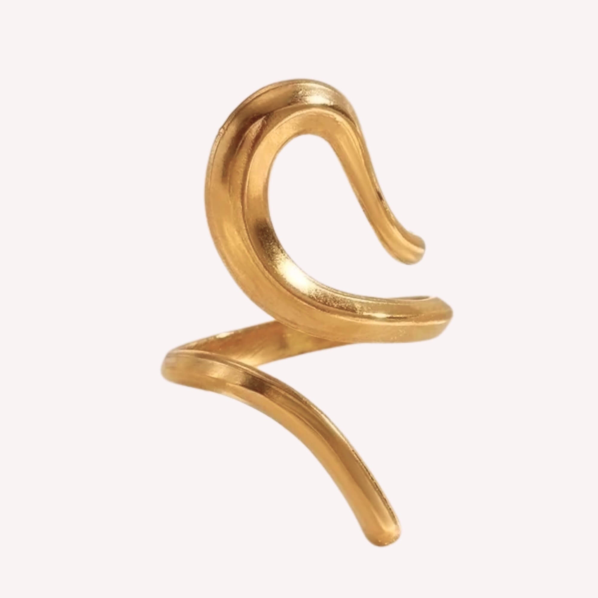 Gouden Dare to Dazzle Ring een mooie verstelbare ring voor vrouwen. Deze ring is uniek door haar artistieke design.