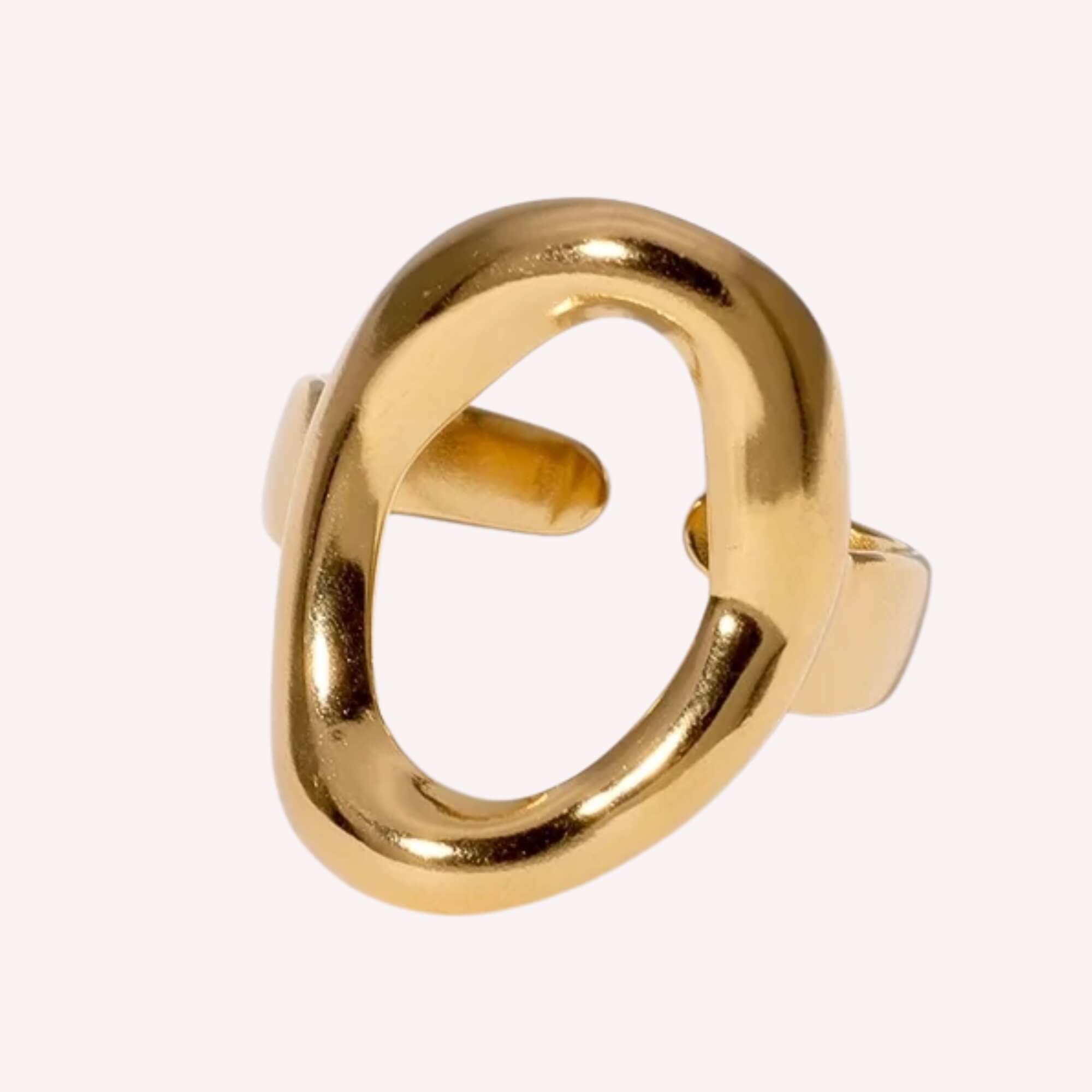 Gold plated verstelbare ovale ring, gemaakt van roestvrij staal. Een stijlvolle statement ring voor vrouwen.